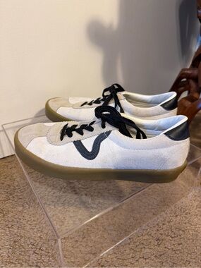 Vans Off-White and Black Low-Top Sneaker size 8